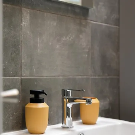 Cosy, Modern 1 Bedroom