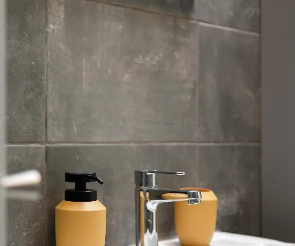 Cosy, Modern 1 Bedroom