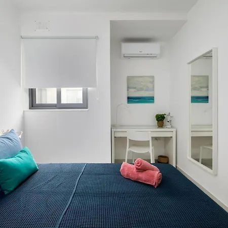 Cosy, Modern 1 Bedroom * خليج سانت بول